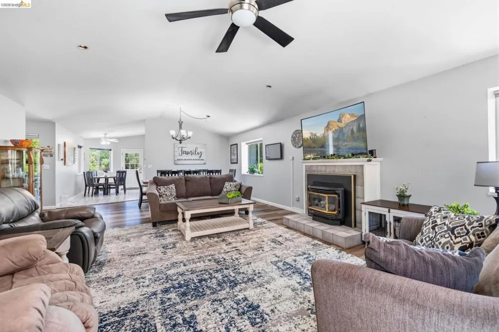 18570 Pradera Real Rd Sonora, CA 95370
