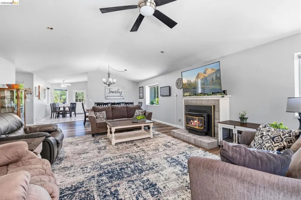 18570 Pradera Real Rd Sonora, CA 95370