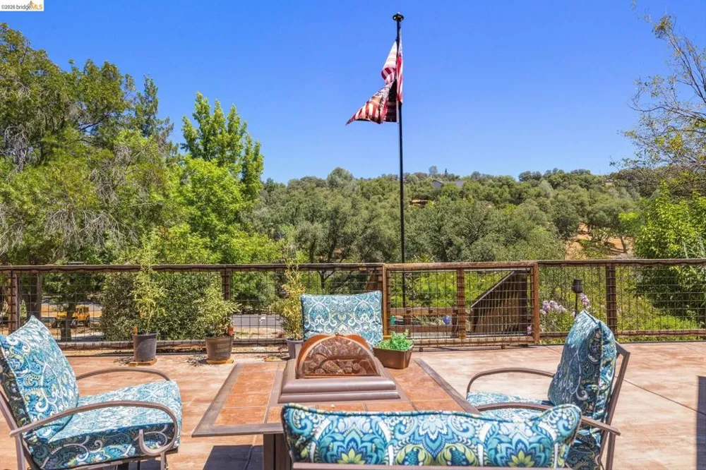18570 Pradera Real Rd Sonora, CA 95370