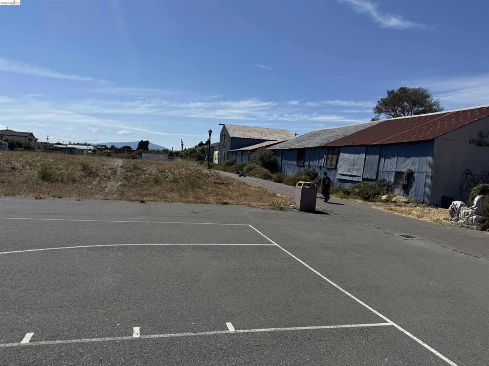 4 18Th St Richmond, CA 94801