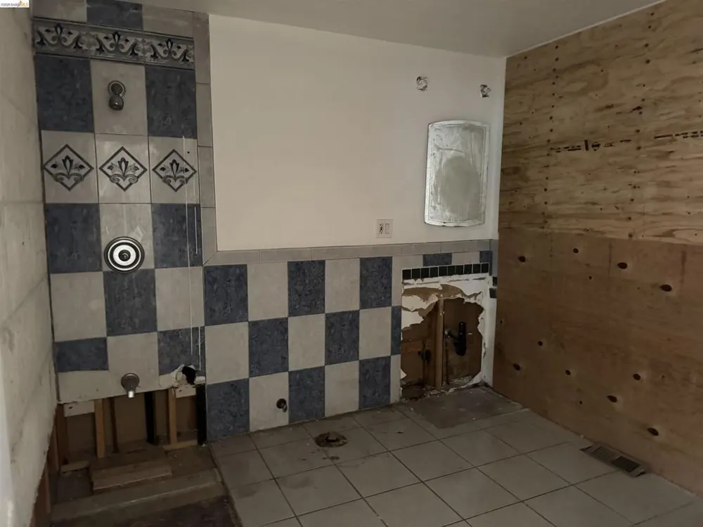 4 18Th St Richmond, CA 94801
