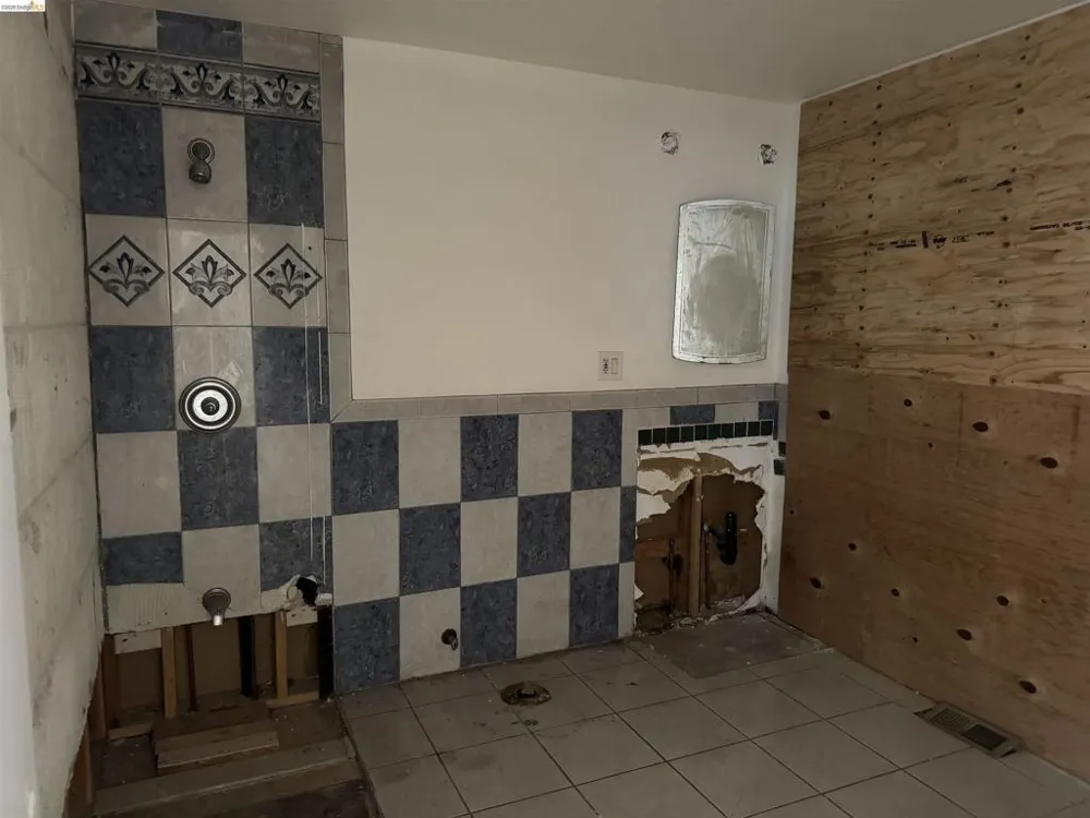 4 18Th St Richmond, CA 94801