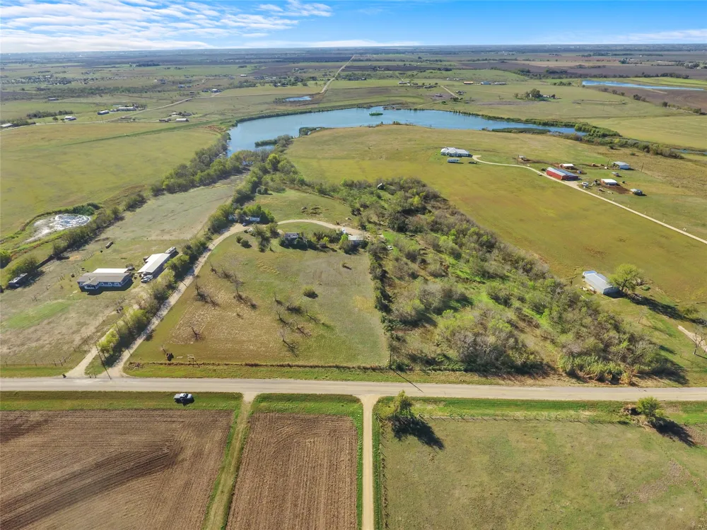 4580 County Road 404 Taylor, TX 76574
