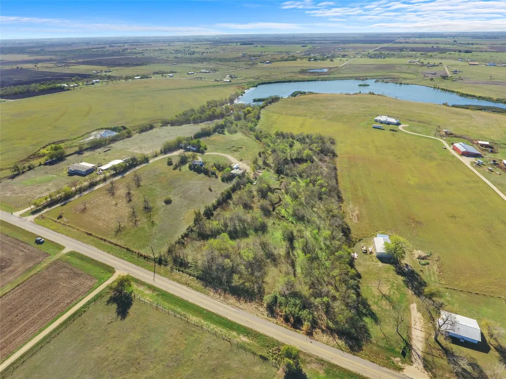 4580 County Road 404 Taylor, TX 76574