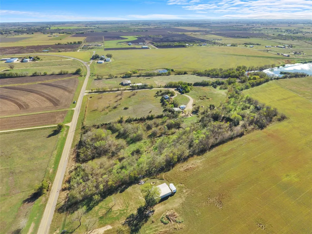 4580 County Road 404 Taylor, TX 76574