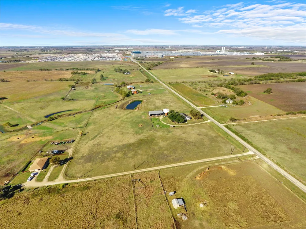 4580 County Road 404 Taylor, TX 76574