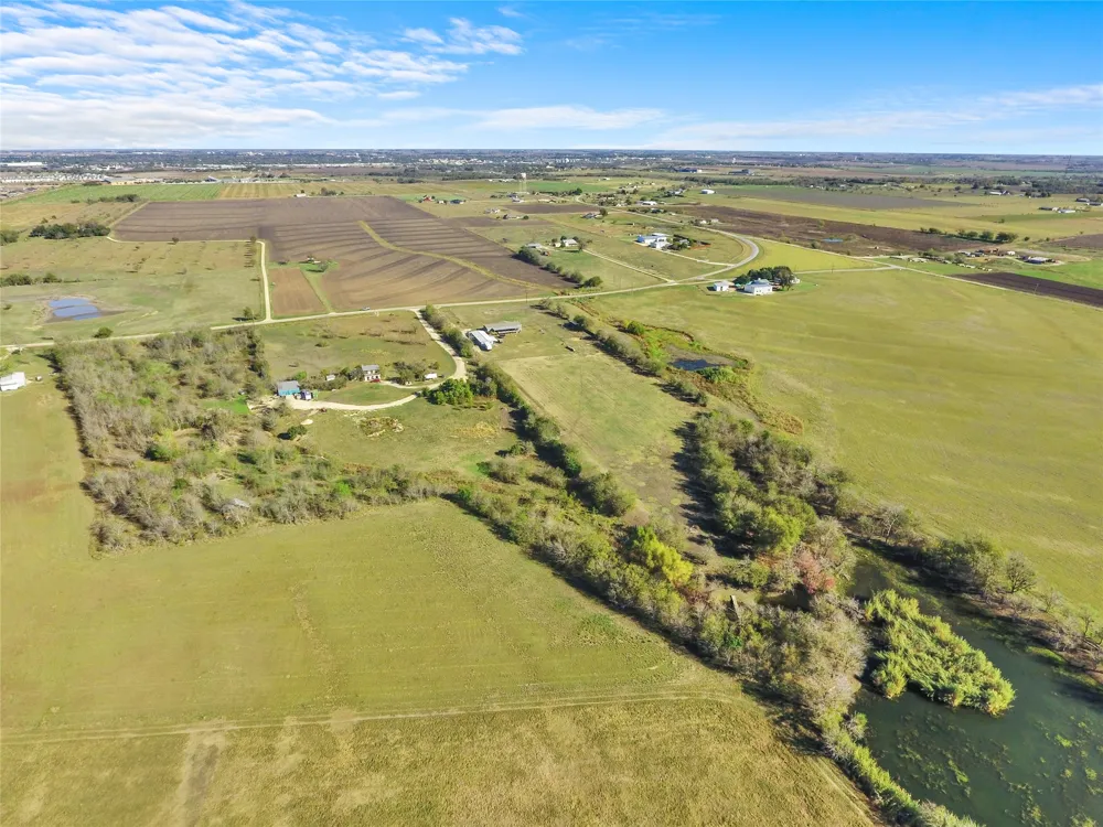 4580 County Road 404 Taylor, TX 76574