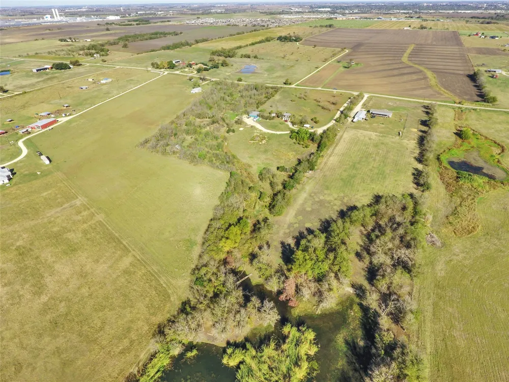 4580 County Road 404 Taylor, TX 76574