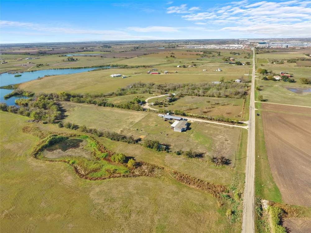 4580 County Road 404 Taylor, TX 76574