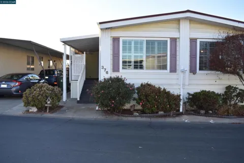 376 Avenida Flores