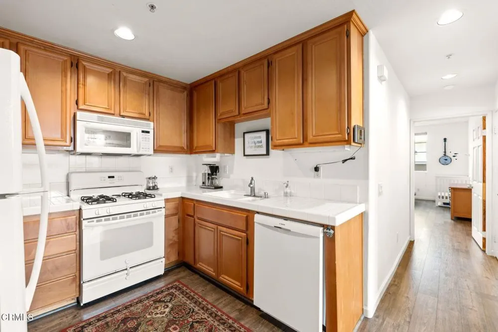 2334 Kipana Avenue Ventura, CA 93001