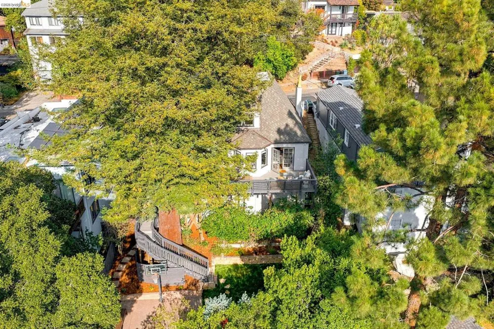 90 Oakmont Avenue Piedmont, CA 94610