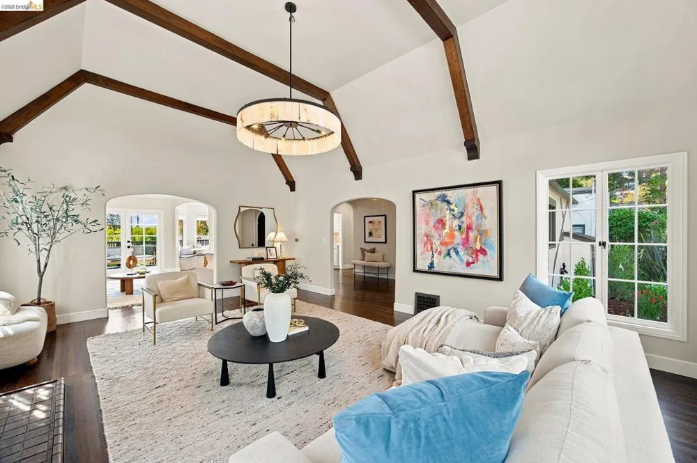 90 Oakmont Avenue Piedmont, CA 94610