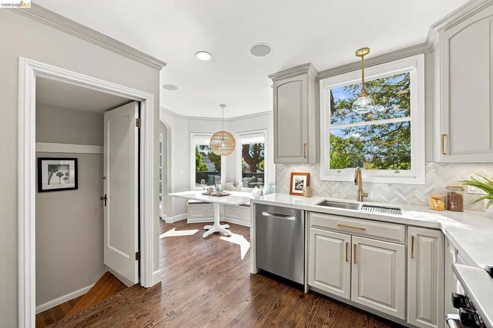 90 Oakmont Avenue Piedmont, CA 94610
