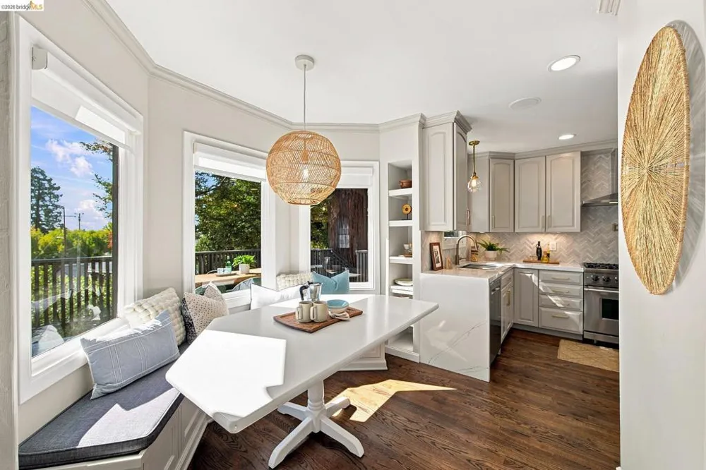 90 Oakmont Avenue Piedmont, CA 94610