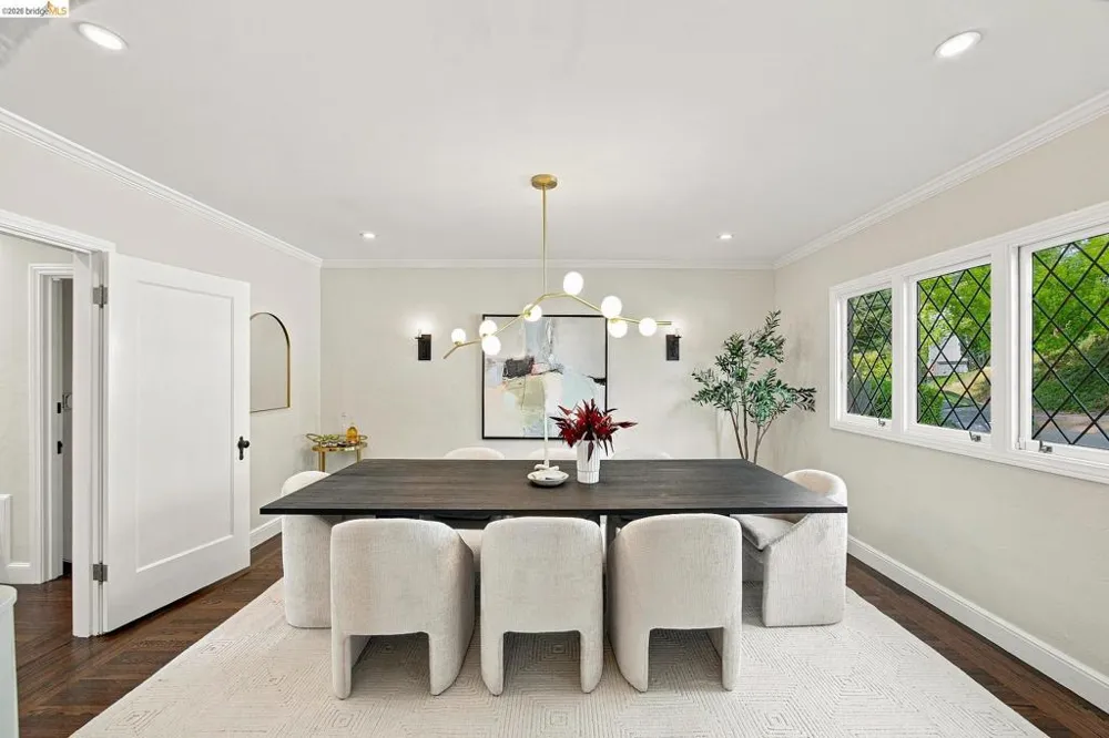 90 Oakmont Avenue Piedmont, CA 94610