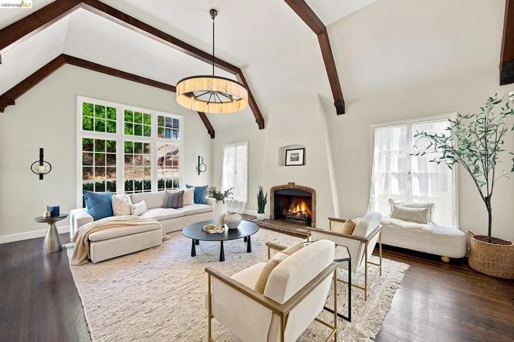 90 Oakmont Avenue Piedmont, CA 94610