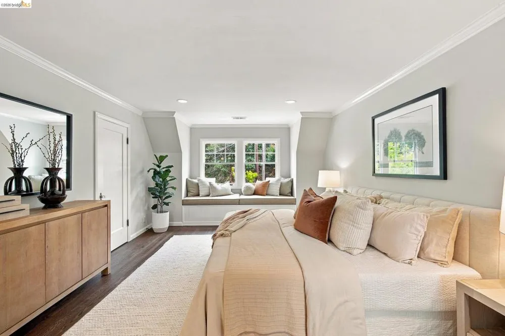 90 Oakmont Avenue Piedmont, CA 94610