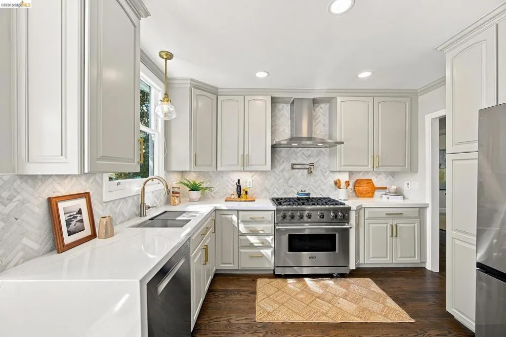 90 Oakmont Avenue Piedmont, CA 94610