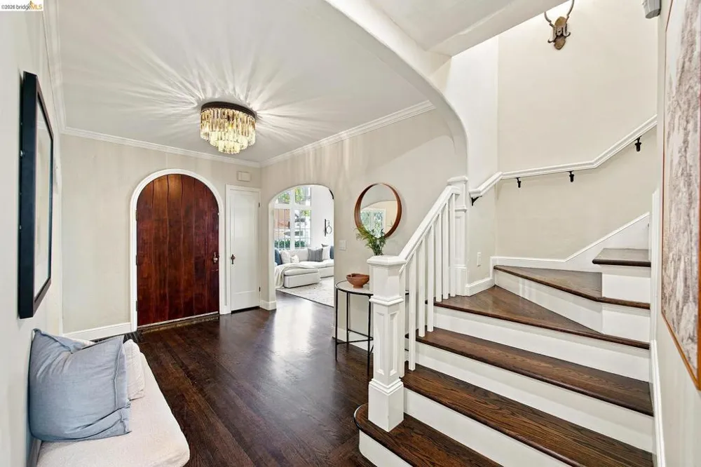 90 Oakmont Avenue Piedmont, CA 94610
