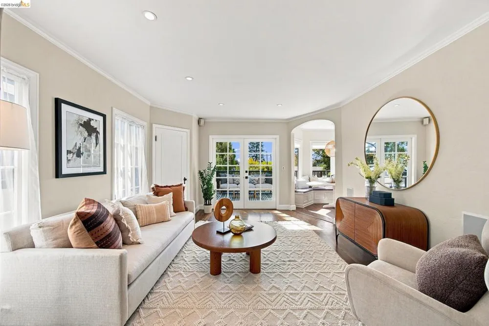 90 Oakmont Avenue Piedmont, CA 94610