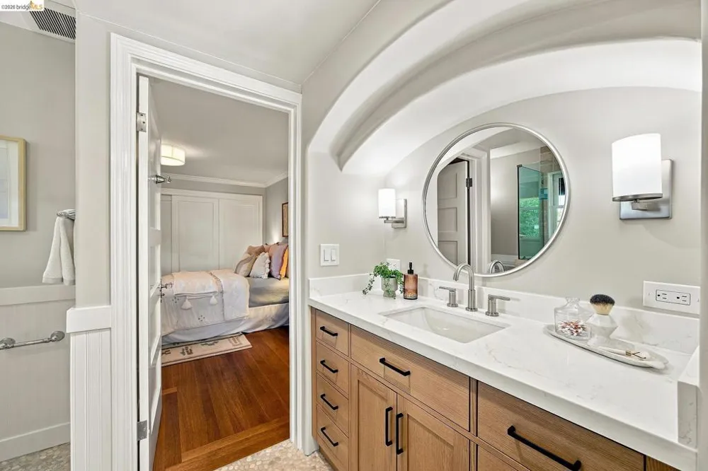 90 Oakmont Avenue Piedmont, CA 94610