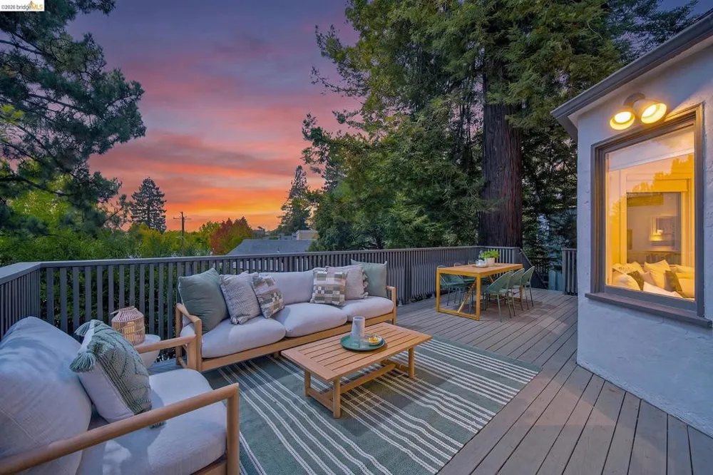 90 Oakmont Avenue Piedmont, CA 94610