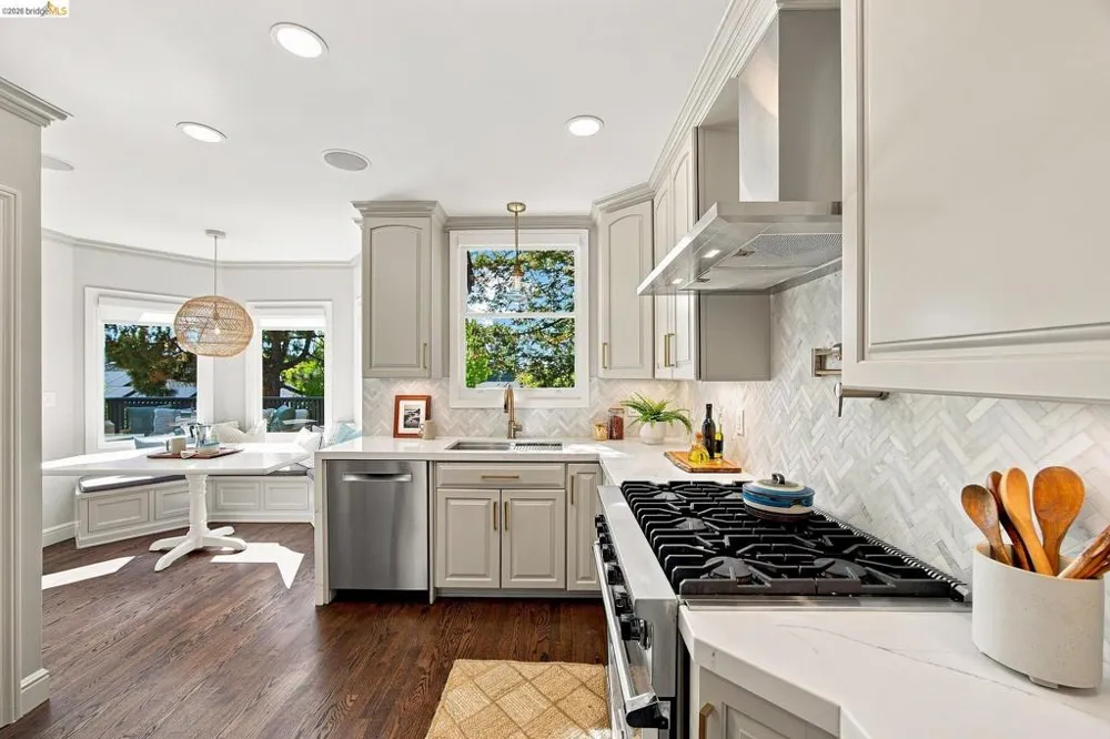 90 Oakmont Avenue Piedmont, CA 94610