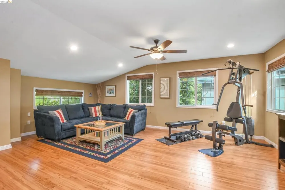 1372 Fruitwood Way Tracy, CA 95376