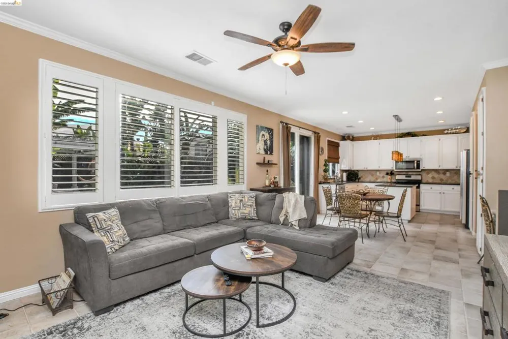 1372 Fruitwood Way Tracy, CA 95376