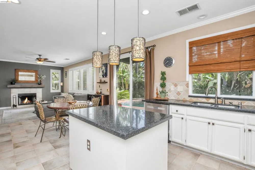 1372 Fruitwood Way Tracy, CA 95376