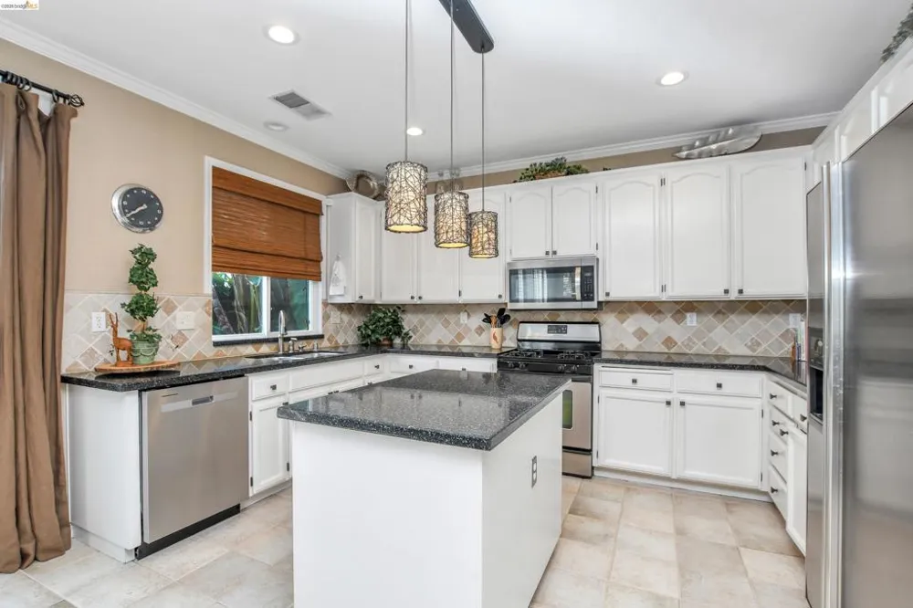 1372 Fruitwood Way Tracy, CA 95376