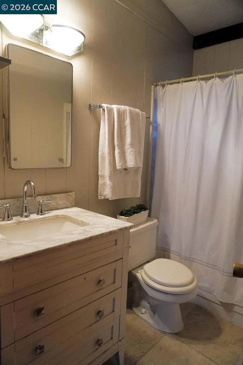 12773 Shoreview Dr Clearlake Oaks, CA 95423