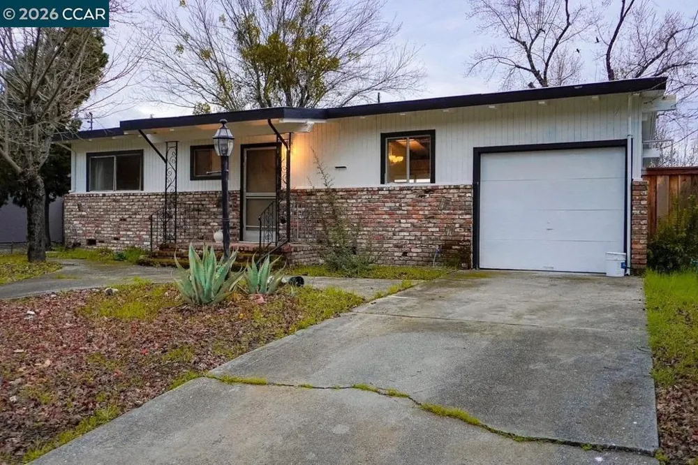 12773 Shoreview Dr Clearlake Oaks, CA 95423