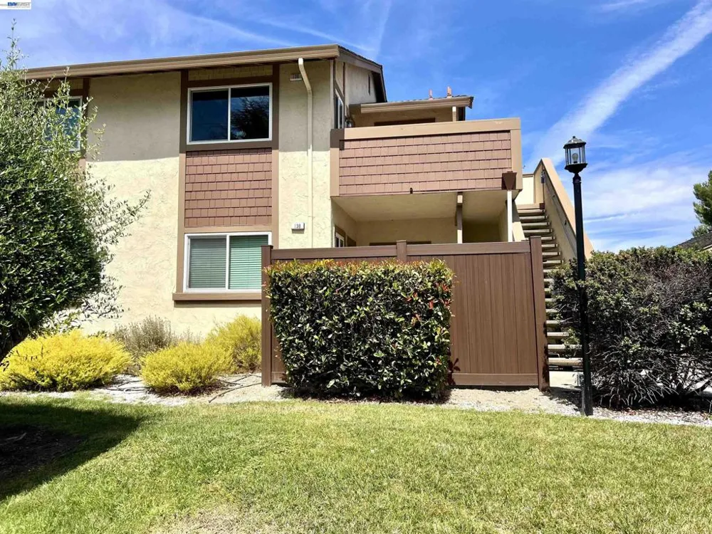 136 Hackamore Ln Fremont, CA 94539
