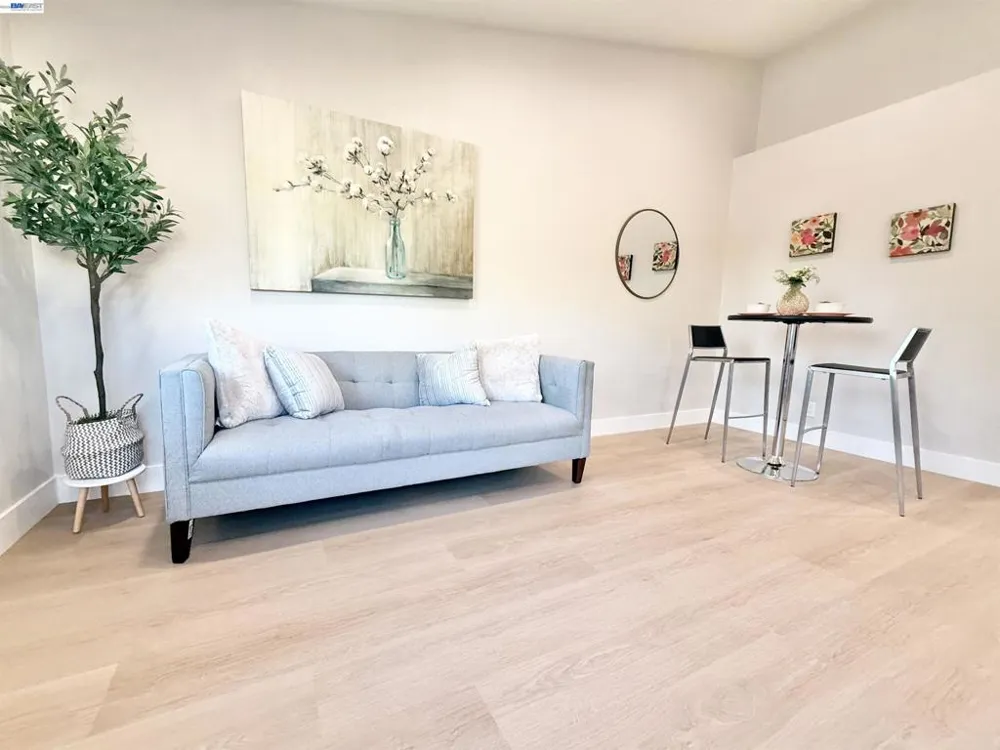 136 Hackamore Ln Fremont, CA 94539