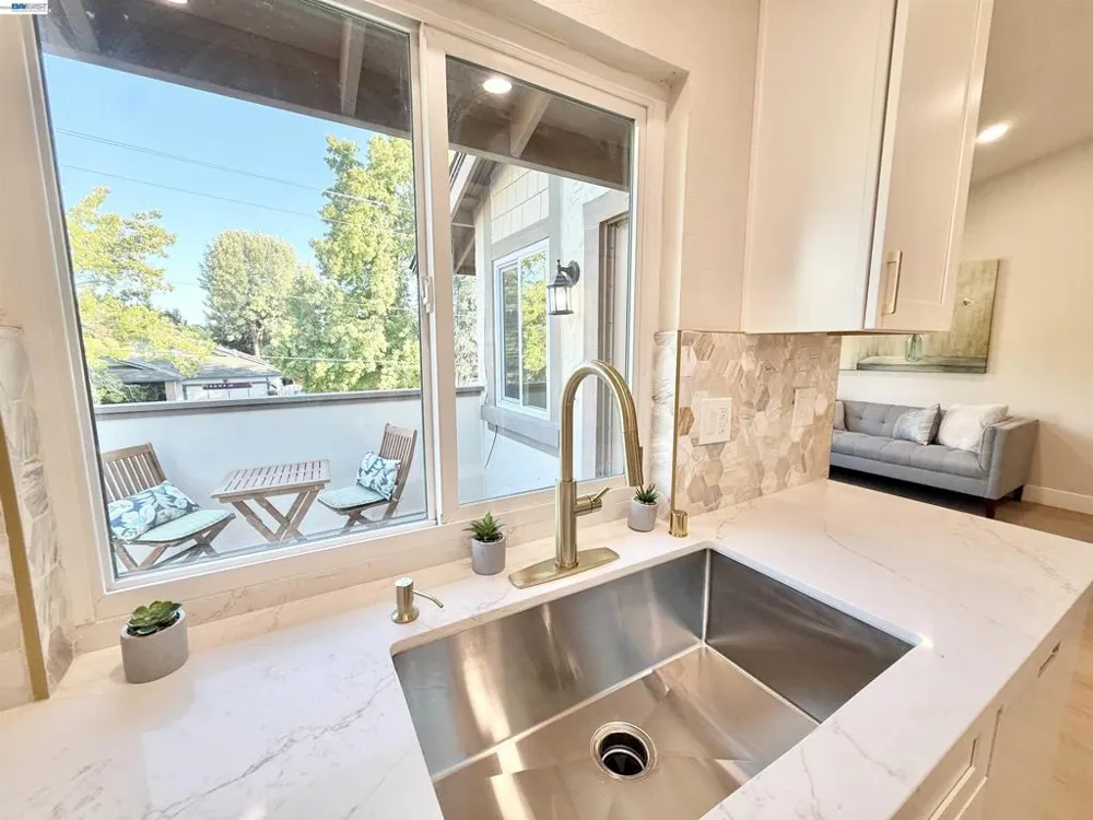 136 Hackamore Ln Fremont, CA 94539