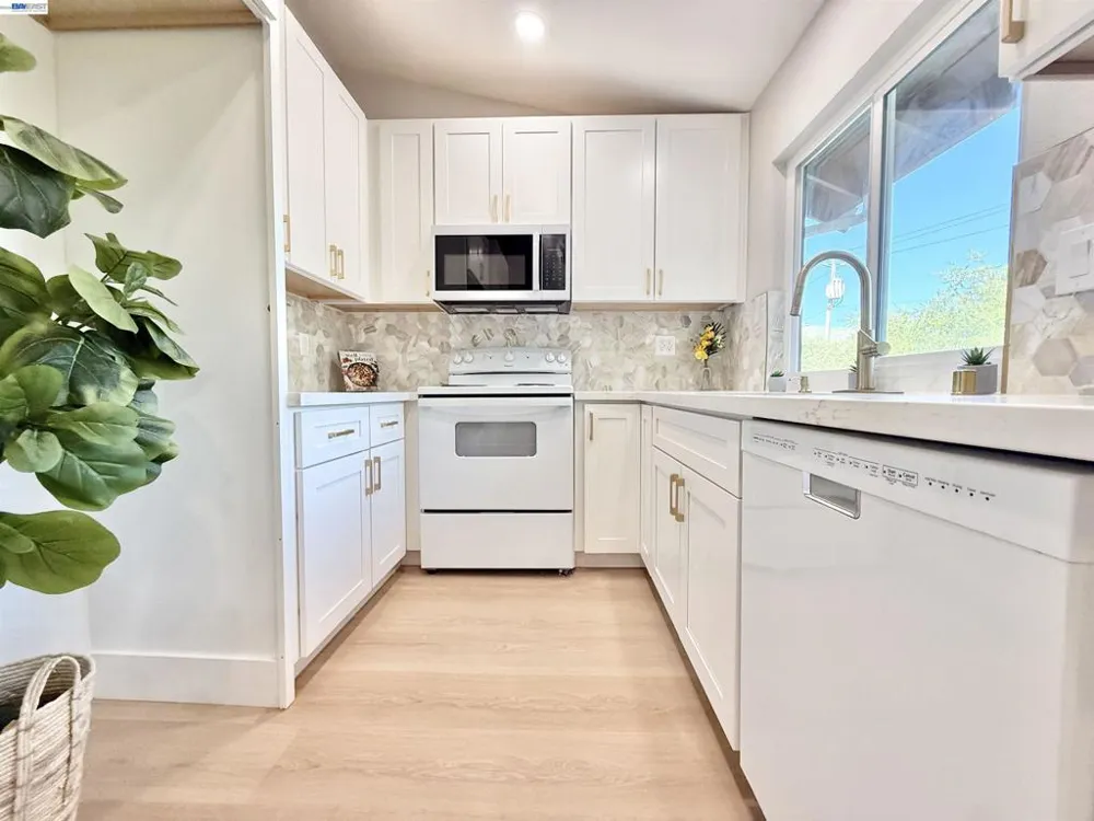 136 Hackamore Ln Fremont, CA 94539
