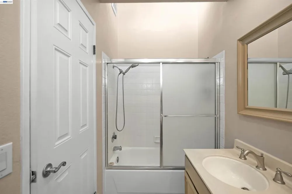 37168 Meadowbrook Cmn #304 Fremont, CA 94536