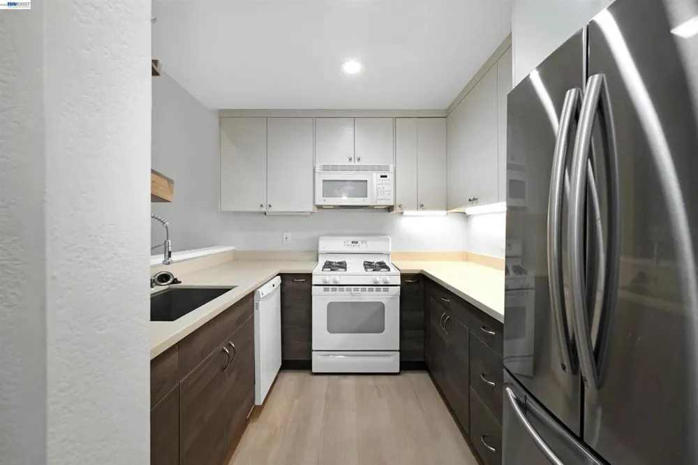 37168 Meadowbrook Cmn #304 Fremont, CA 94536