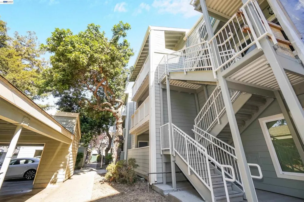 37168 Meadowbrook Cmn #304 Fremont, CA 94536