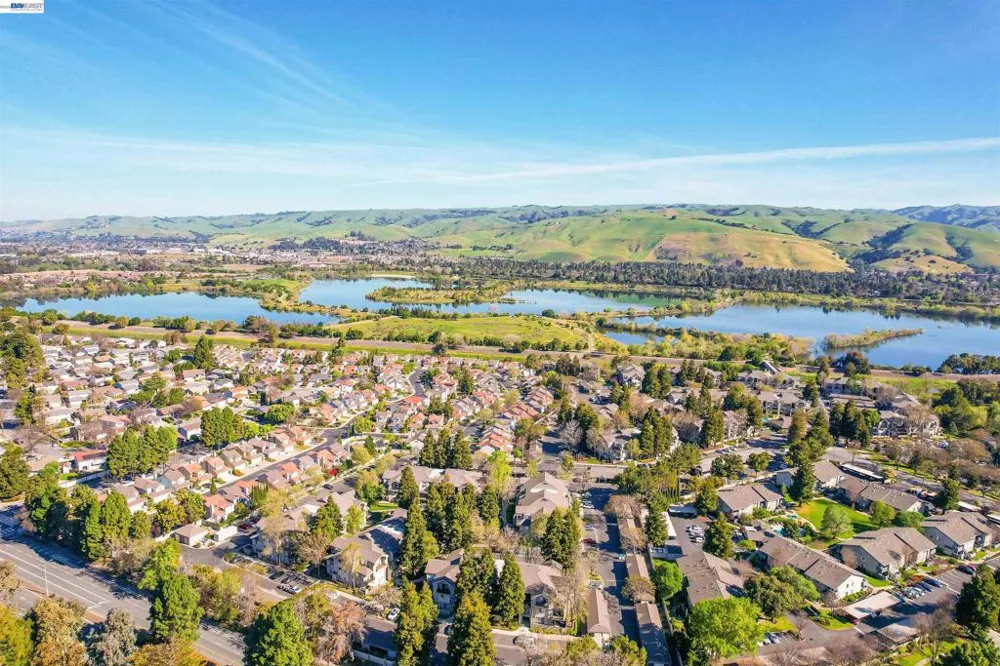 37168 Meadowbrook Cmn #304 Fremont, CA 94536