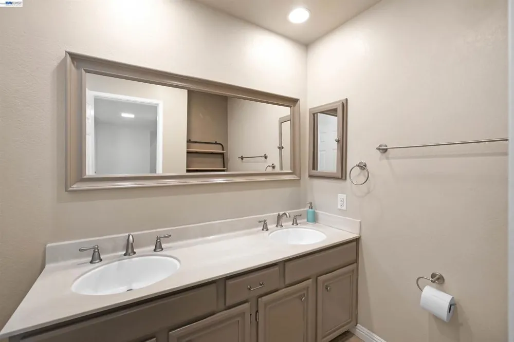 37168 Meadowbrook Cmn #304 Fremont, CA 94536