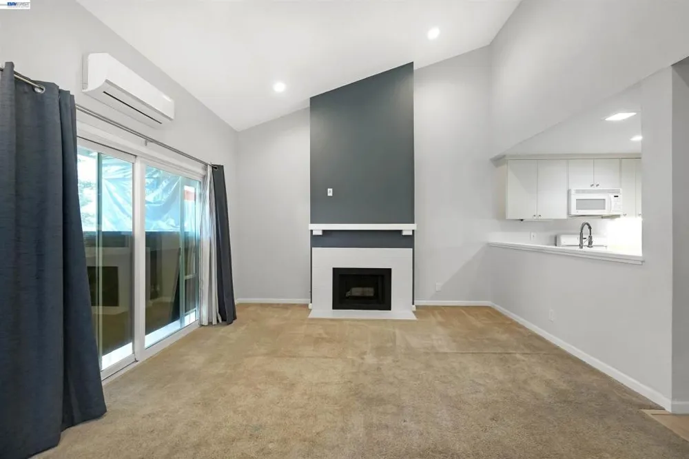 37168 Meadowbrook Cmn #304 Fremont, CA 94536