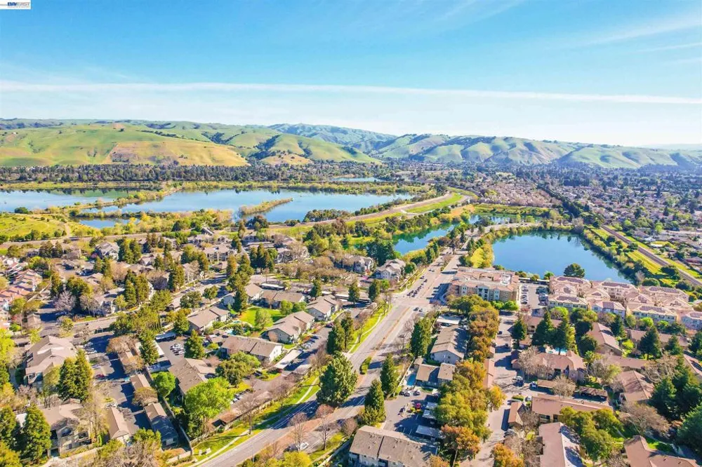 37168 Meadowbrook Cmn #304 Fremont, CA 94536