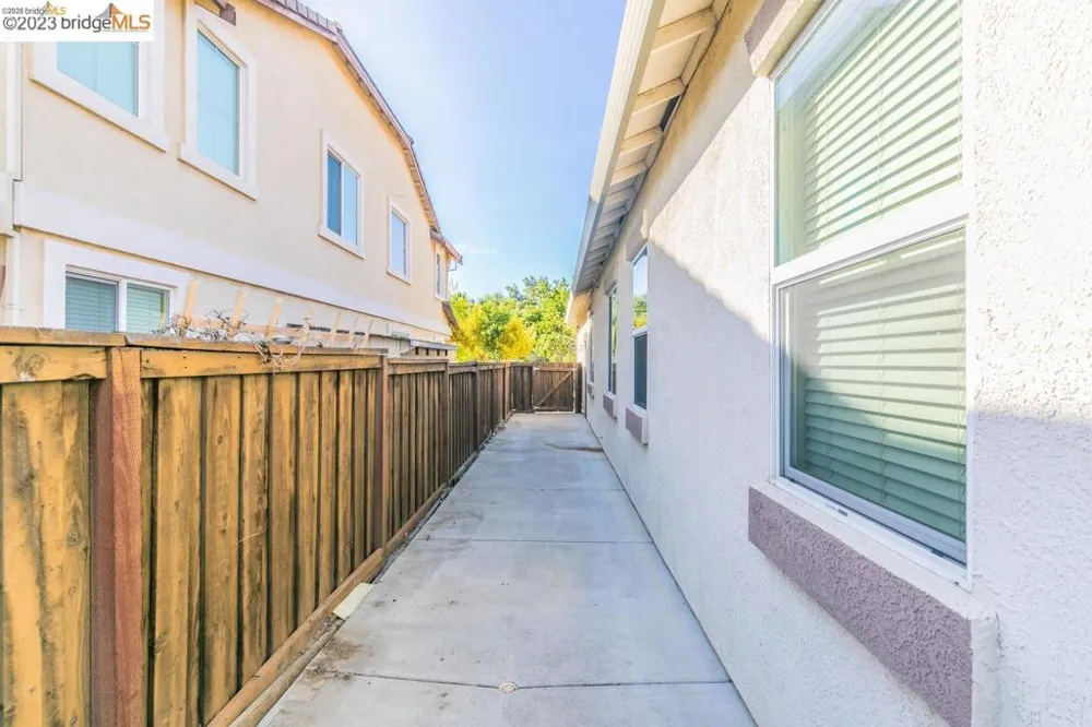 1055 meadow brook court Brentwood, CA 94513