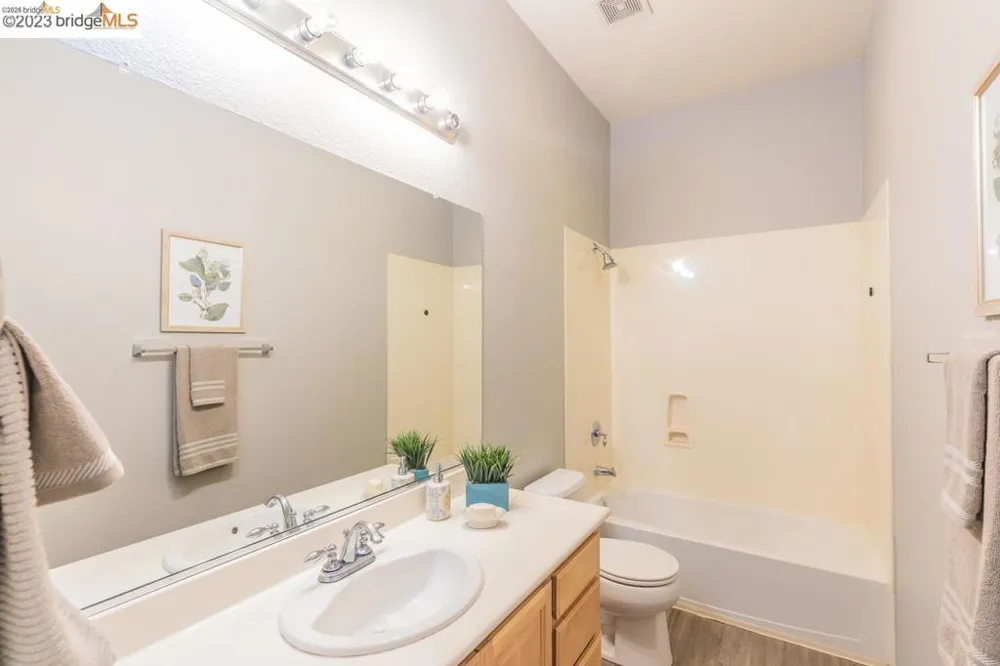 1055 meadow brook court Brentwood, CA 94513