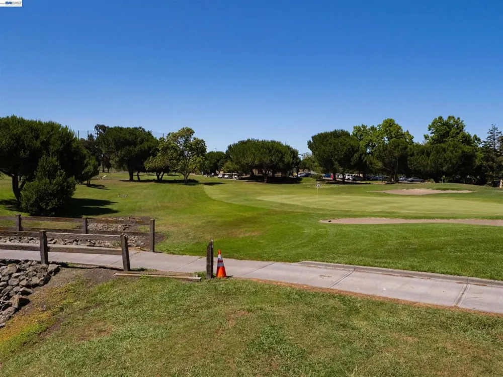 308 Arrowhead Way Hayward, CA 94544