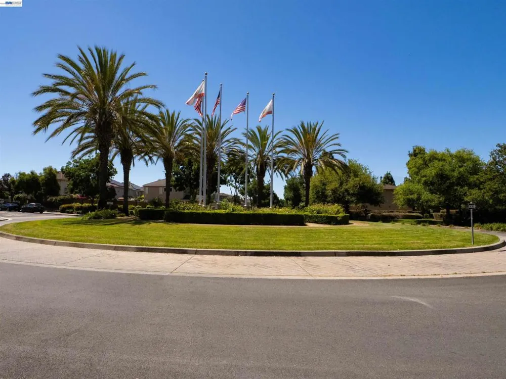 308 Arrowhead Way Hayward, CA 94544