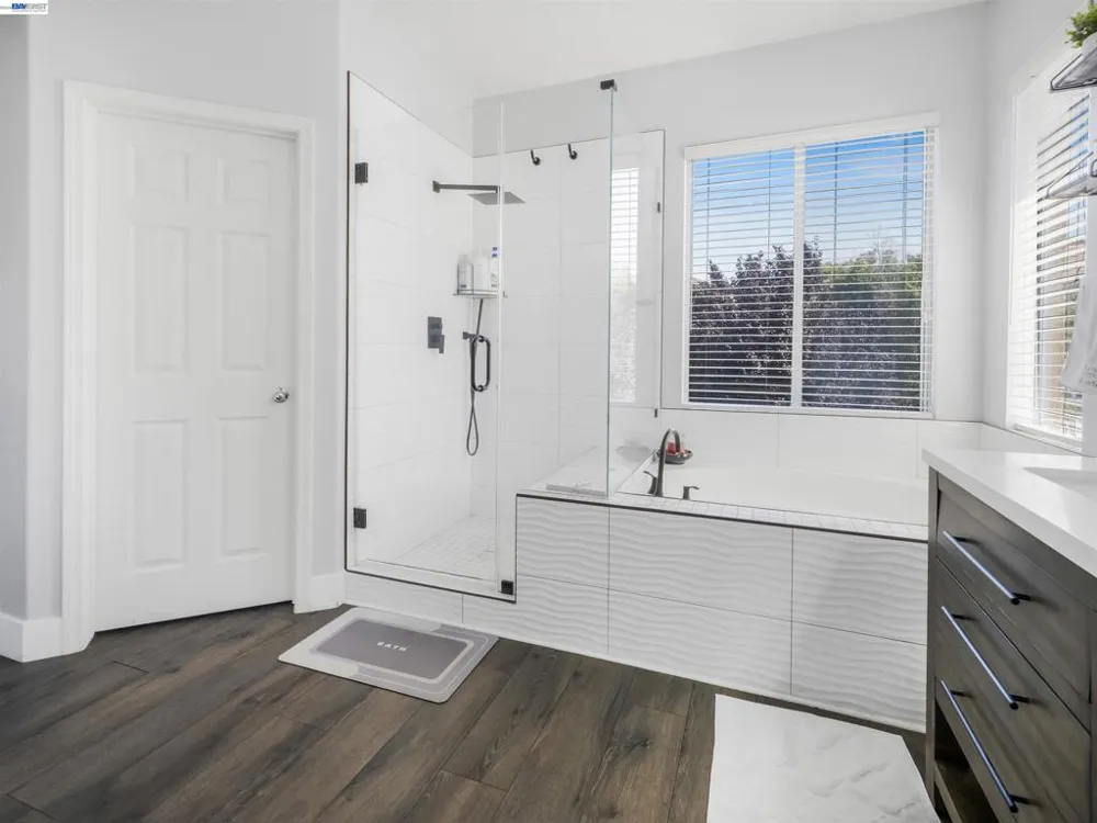 308 Arrowhead Way Hayward, CA 94544